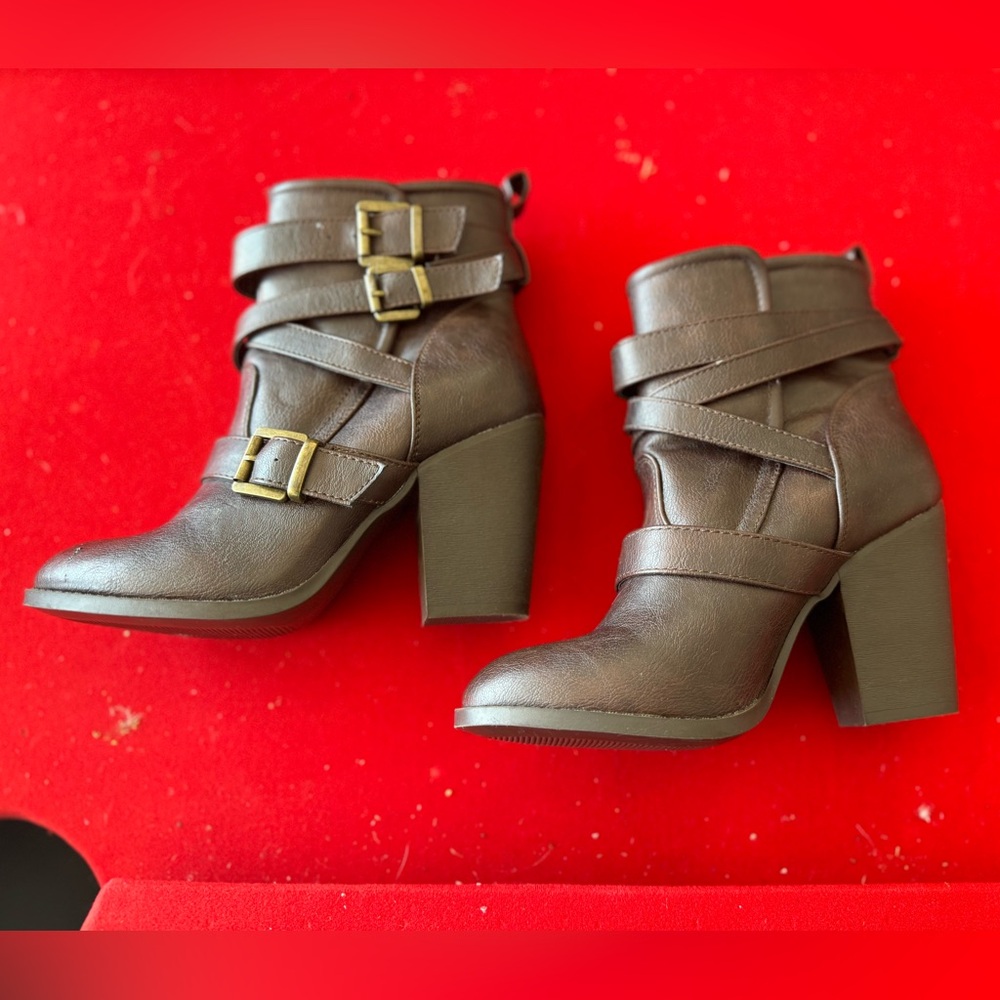 Dress boots